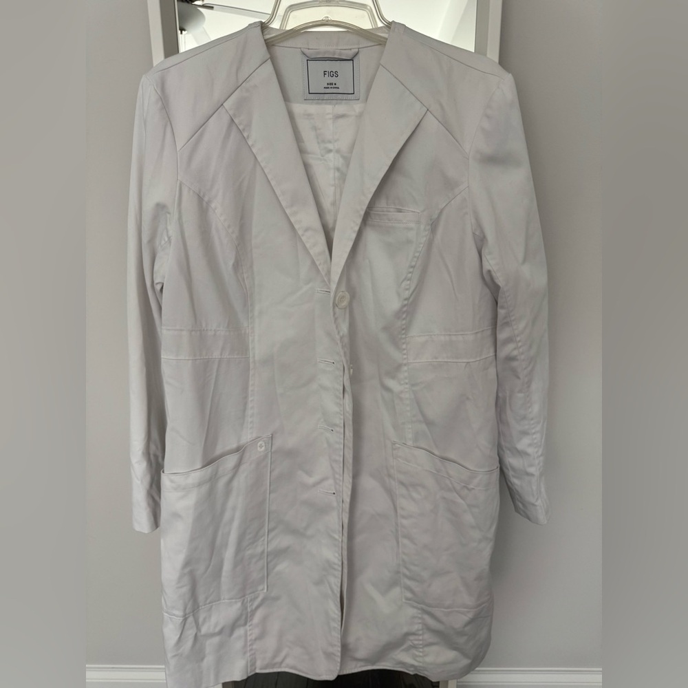 Figs White Trench Coat with Notched Lapels